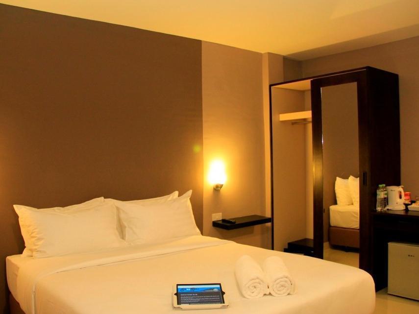 Shooters Guesthouse Pattaya Bagian luar foto